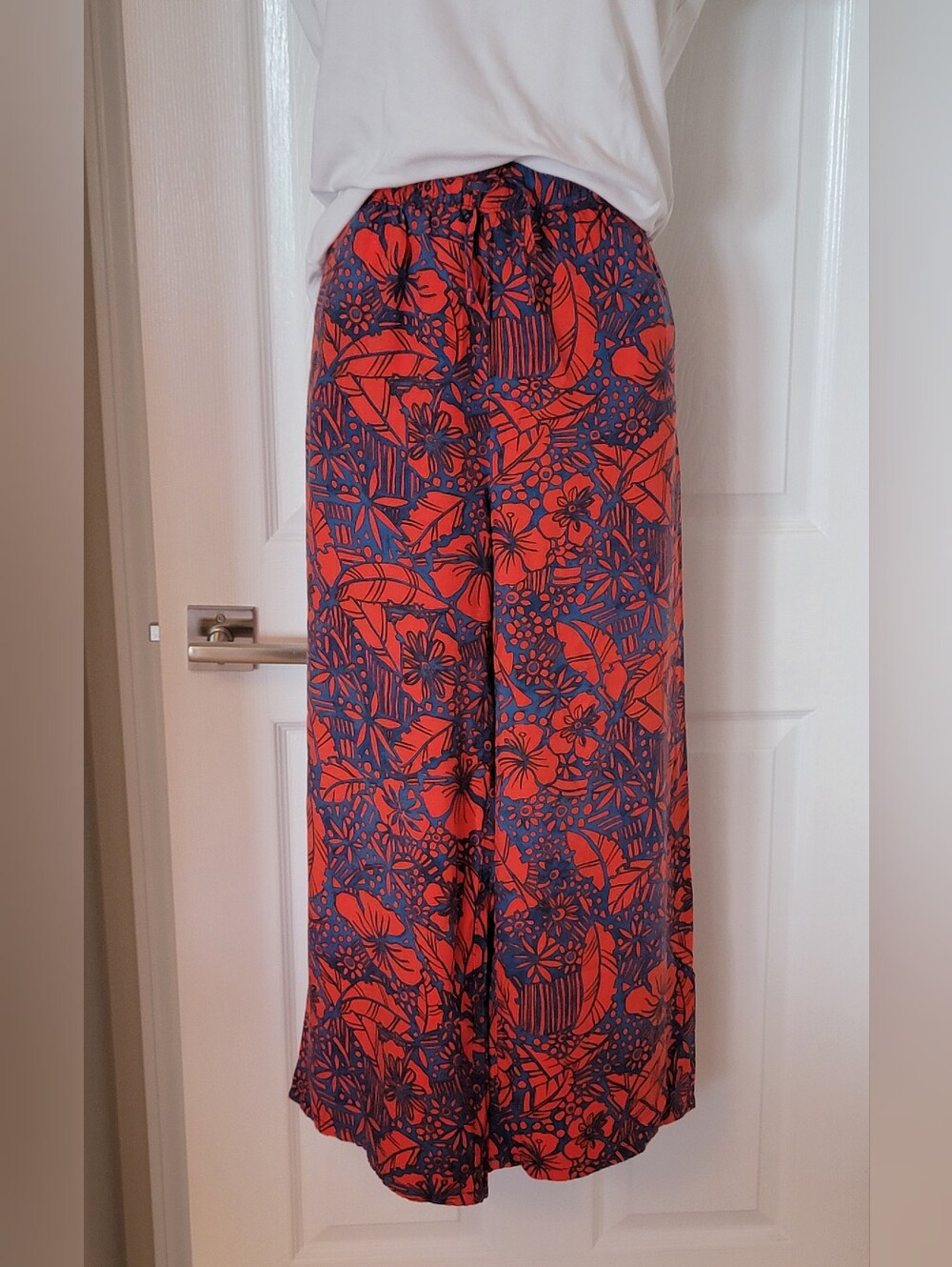 Treasure & Bond Red and Navy Floral Wide-Leg Pants
